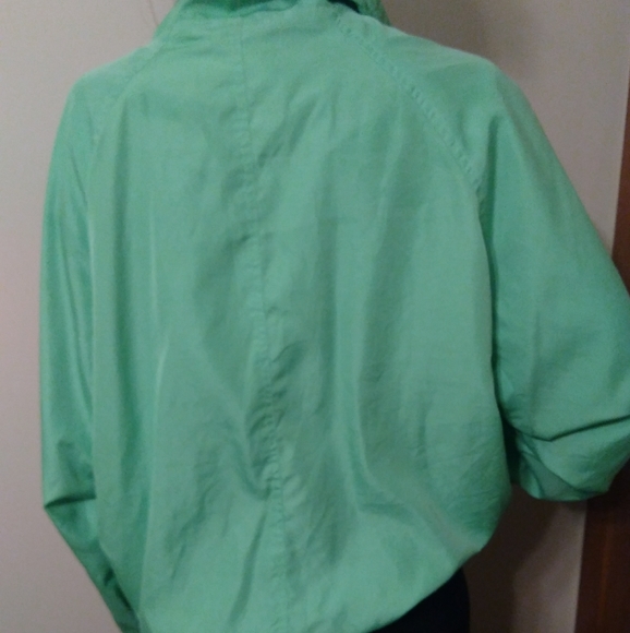 Green windbreaker - Picture 2 of 4
